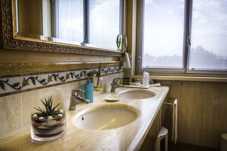 Bathroom 4, LVG Hotel Collection - La Bussola, Novara