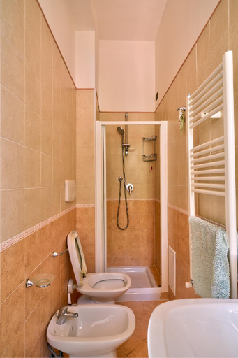 Bathroom 3, Holiday House The Red Cat, Napoli