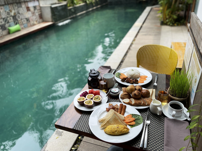 Food & Drinks 11