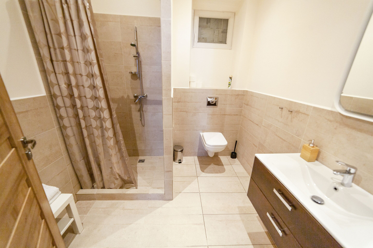 Bathroom 4, Lounge Apartments, Kraków City