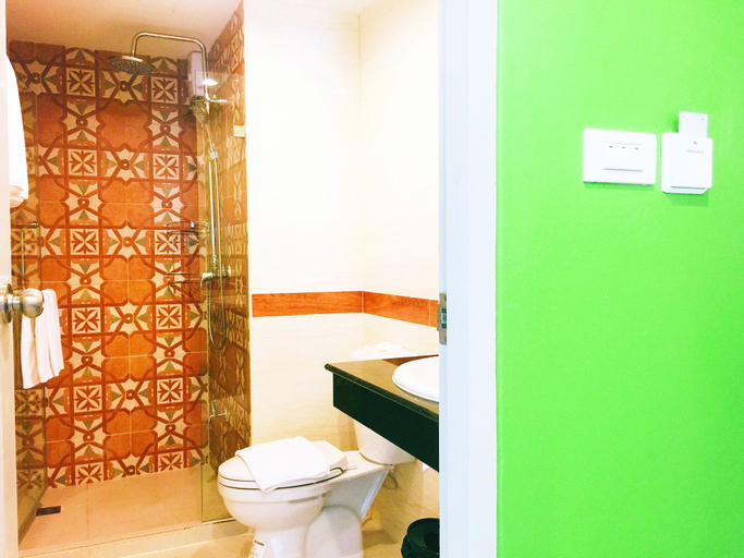 Bathroom 12