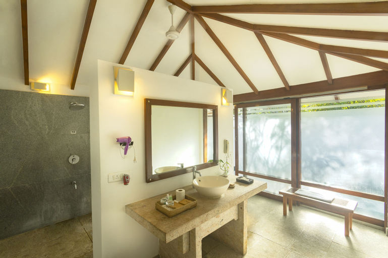 Bathroom 4