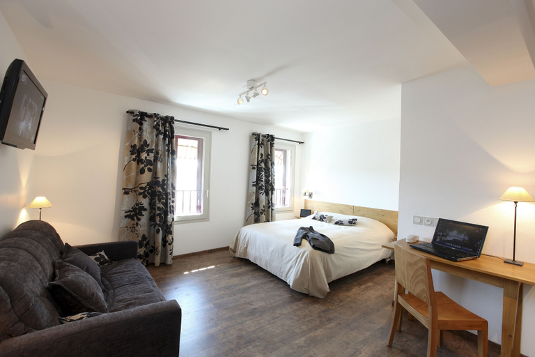 Bedroom 2, Le Nouvel, Drôme