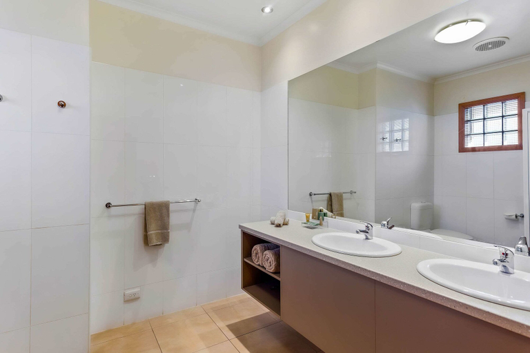 Bathroom 3, Julie-Anna Inn, Bendigo, Gr. Bendigo - Central