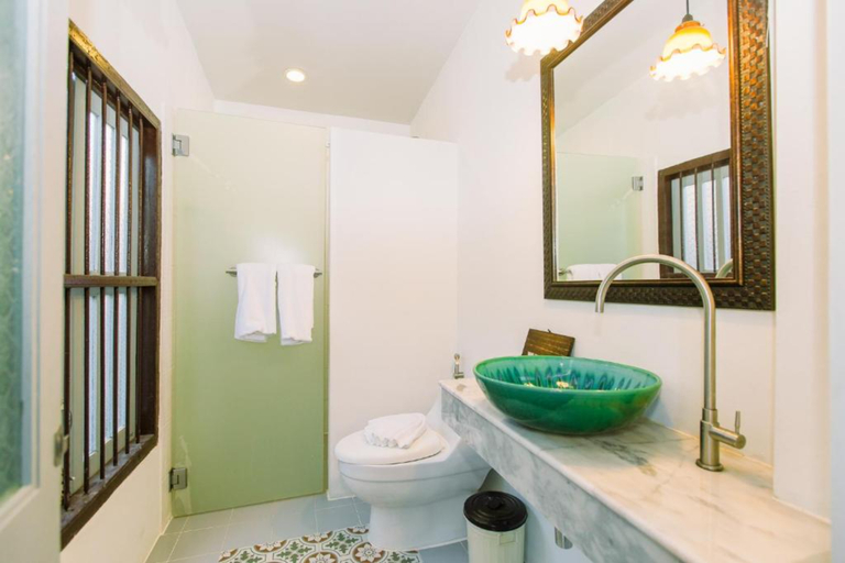 Bathroom 5, The Memory at On On, Phuket Island