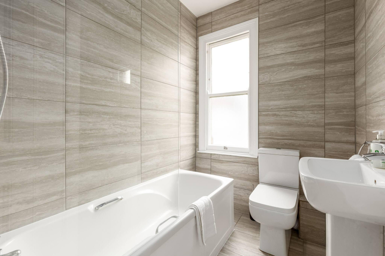 Bathroom 2, Beautiful Edwardian Home In Central Oxford, Oxfordshire