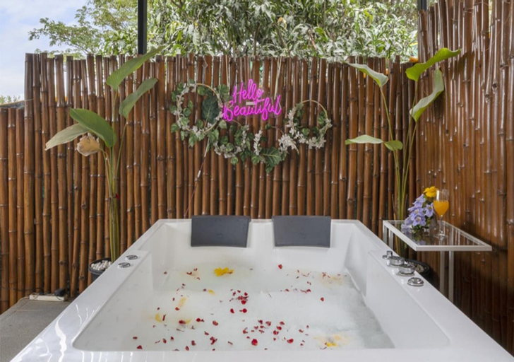 Others 5, Private studio with Heated Jacuzzi - Amigo, Krishnagiri