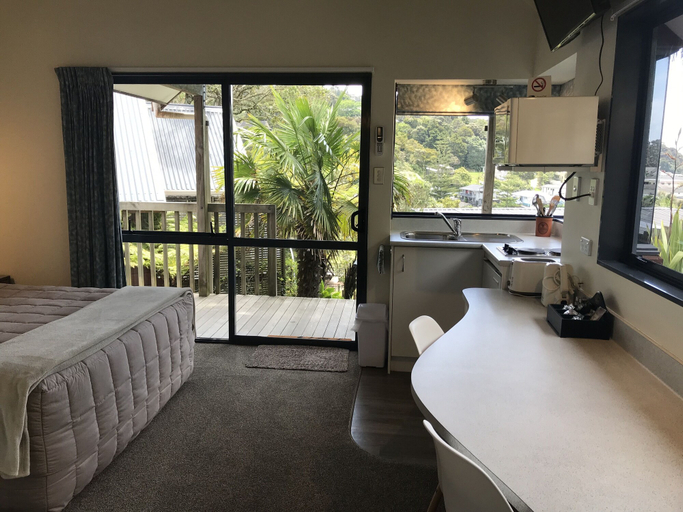 Bedroom 2, Bay Cabinz Motel, Far North