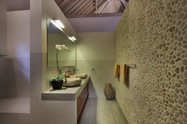 Bathroom 4
