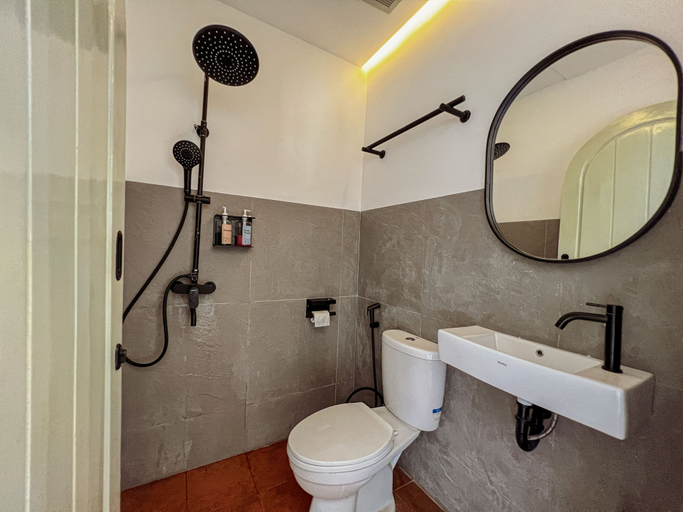 Bathroom 5, Renjana Beach House, Bulukumba