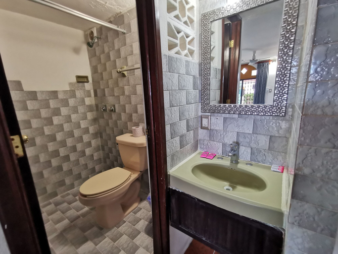 Bathroom 5, Hotel Doralba Inn, Mérida
