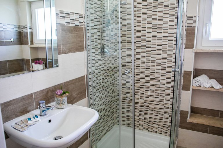Bathroom 3, Fruit Village Crotone Casarossa, Crotone
