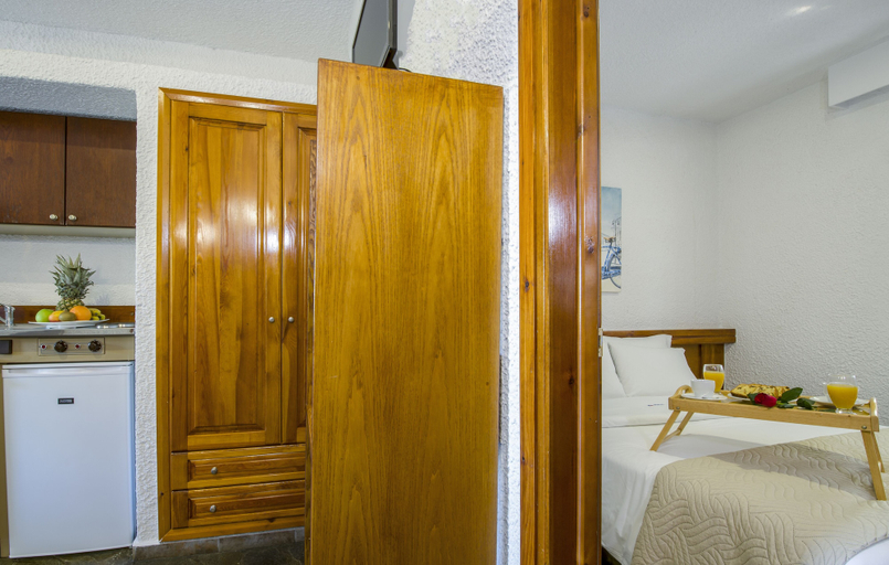 Bedroom 2, Folia Apartments, Crete