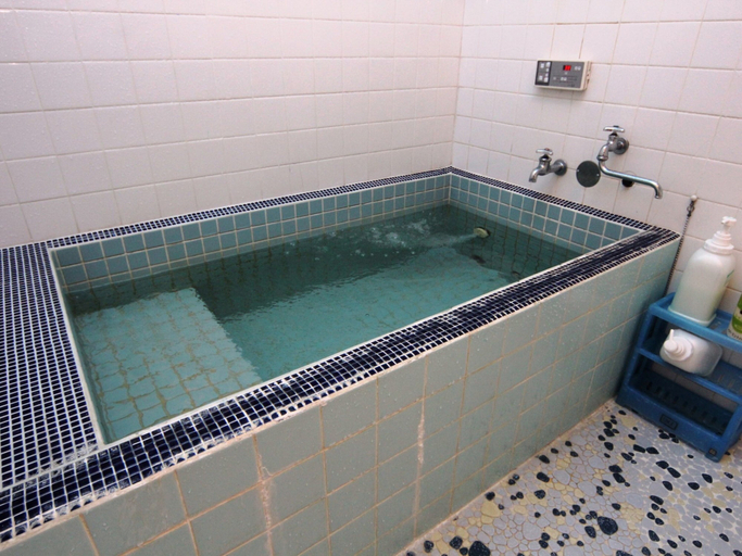 Bathroom 5, Pension Peppermint House, Hara