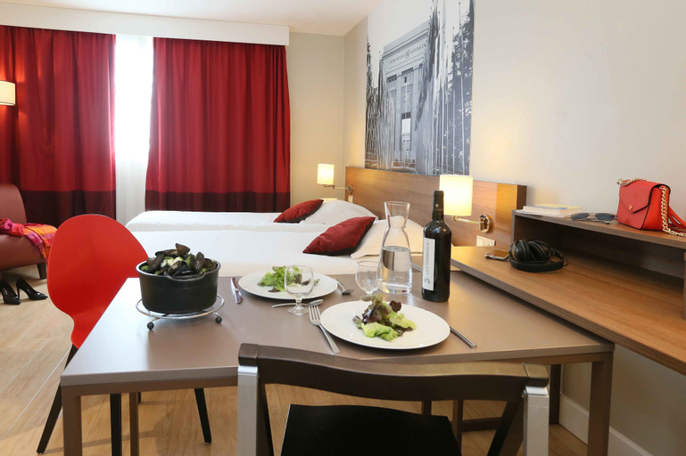 Dining Room 10