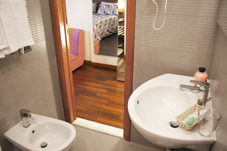 Bathroom 4, Hotel Ilgo, Perugia