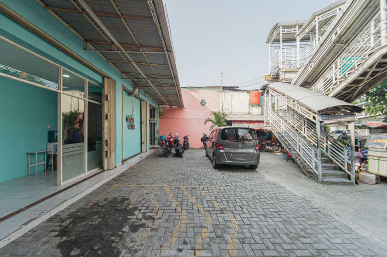 Exterior & Views 4, RedDoorz near Universitas YARSI, Central Jakarta