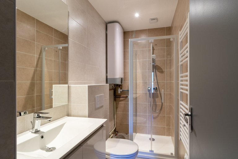 Bathroom 5, Le Clos de l'Ecrin du Lac, Hautes-Alpes