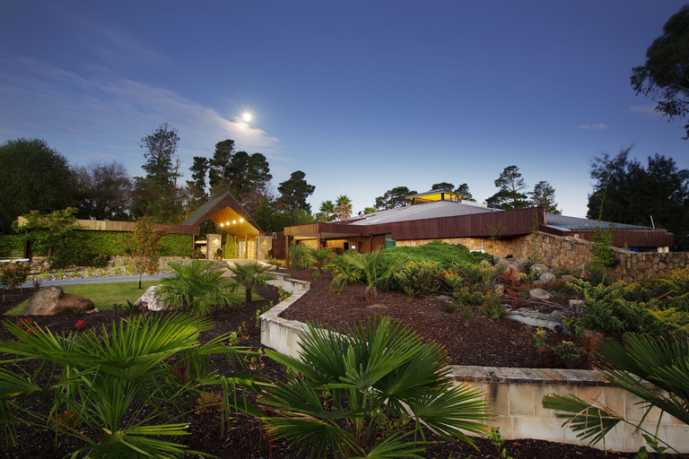 Exterior & Views 2, Jamala Wildlife Lodge, Canberra