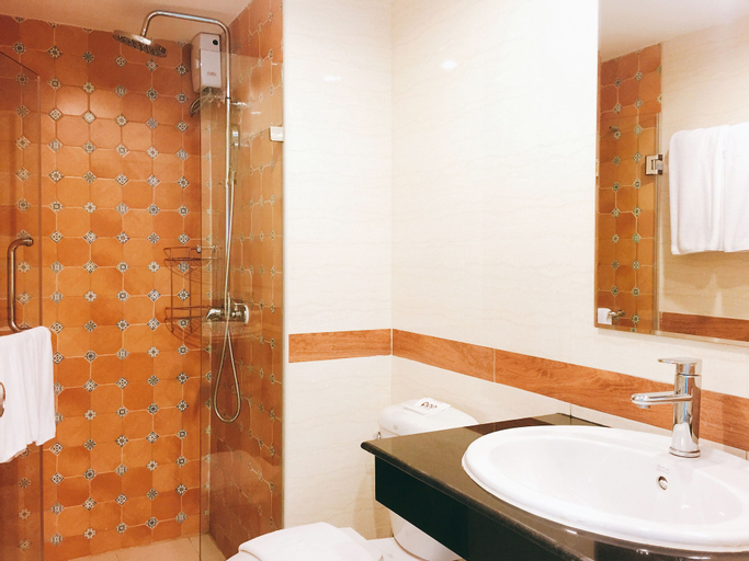 Bathroom 15