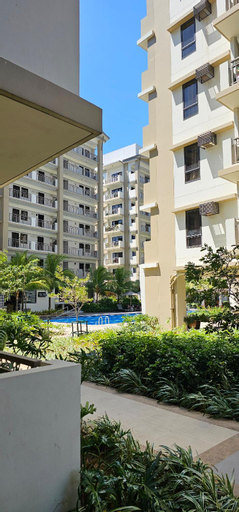 Two bedroom unit w/ 1 parking , Netflix & WI-FI, Parañaque