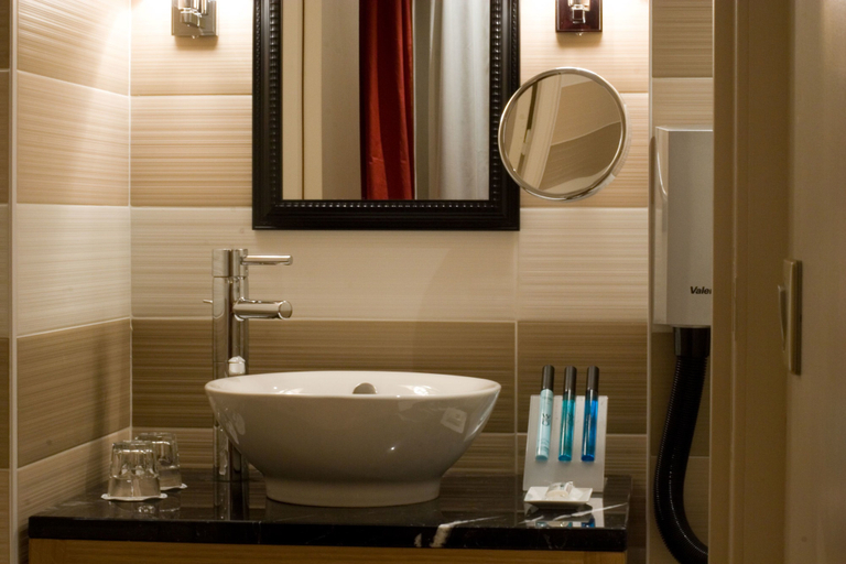 Bathroom 4, WHO - Windsor Hotel Opera, Paris