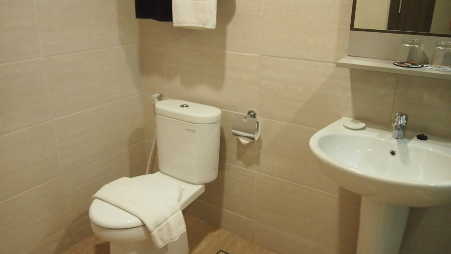 Bathroom 5, Nite & Day Laguna Bintan - Tanjung Pinang, Tanjung Pinang