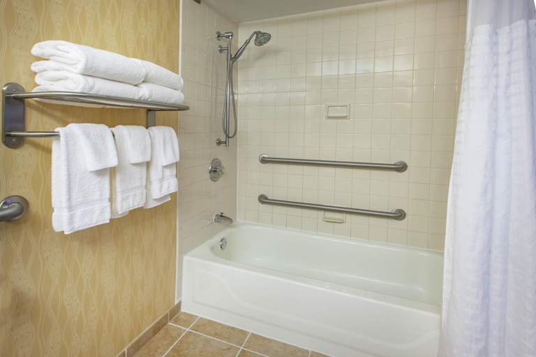 Bathroom 4, Baymont by Wyndham Harrisburg, Dauphin
