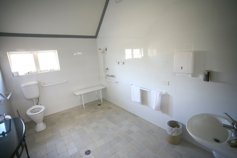 Bathroom 3