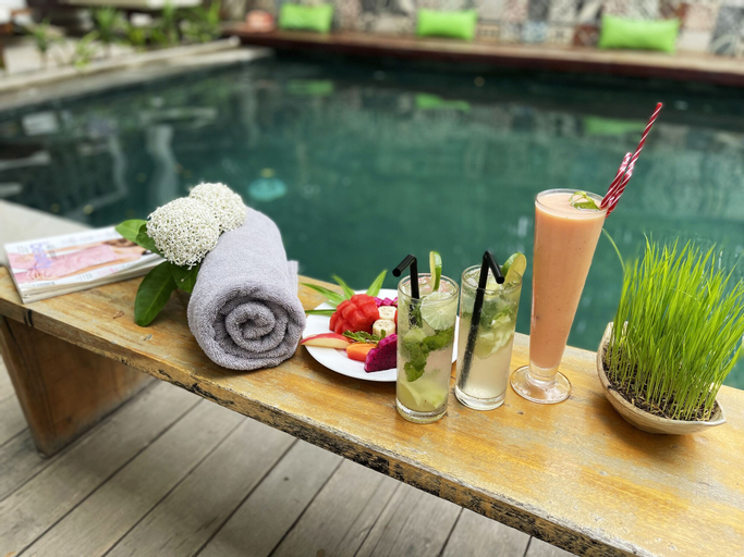 Food & Drinks 9