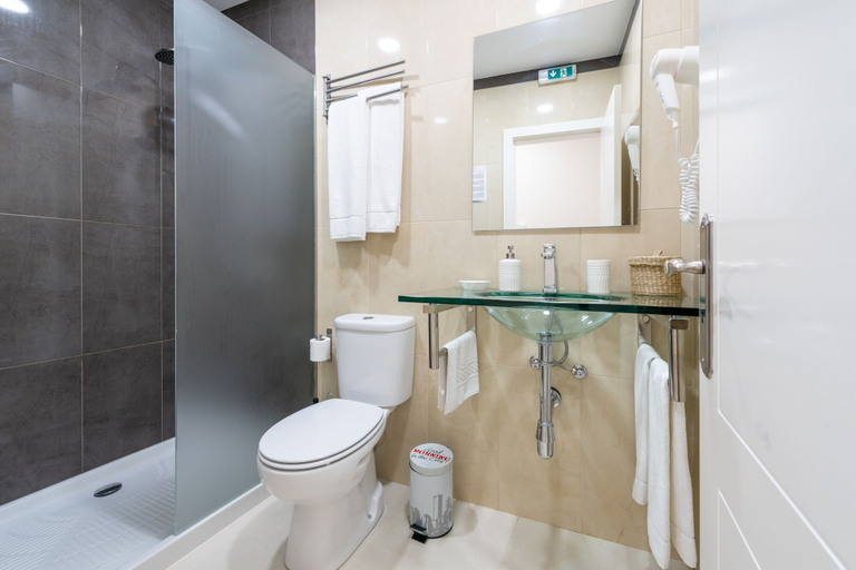 Bathroom 3, Merc Porto Ribeira View, Porto