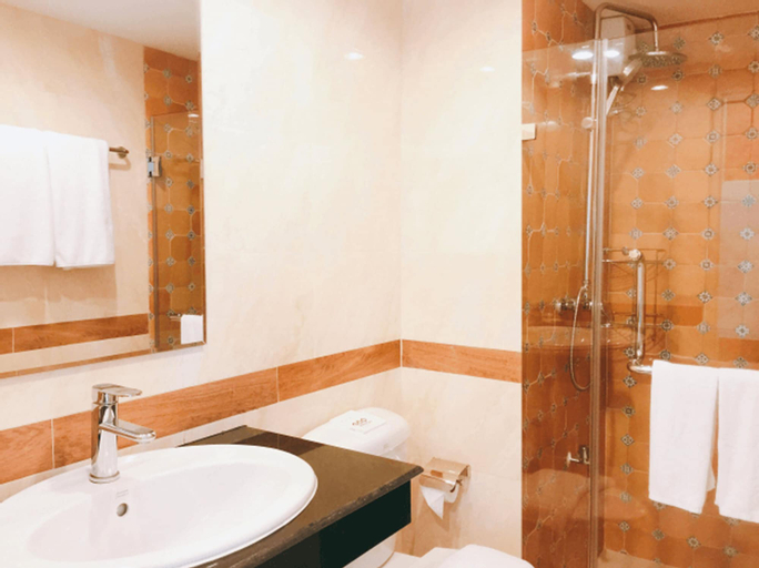 Bathroom 13