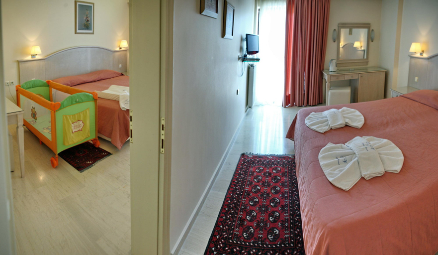 Bedroom 3, Viva Mare Hotel, North Aegean