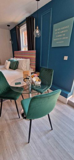 Others 4, Emerald Stays UK at The Adelphi, Warwickshire