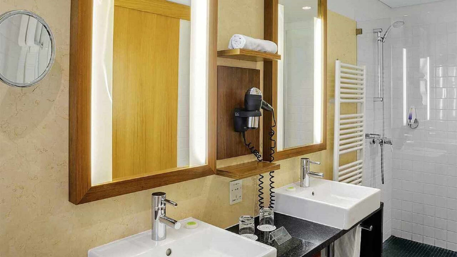 Bathroom 5, ROBINSON QUINTA DA RIA - All Inclusive, Vila Real de Santo António