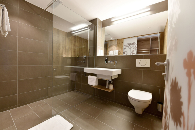 Bathroom 11