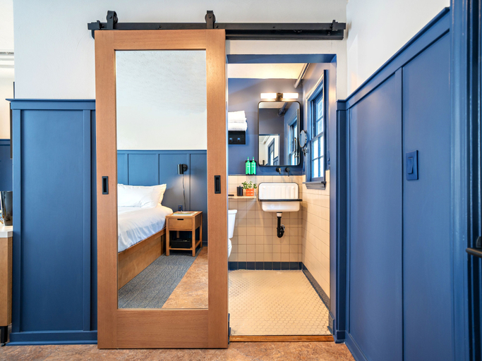 Bedroom 3, Bardstown Motor Lodge, Nelson
