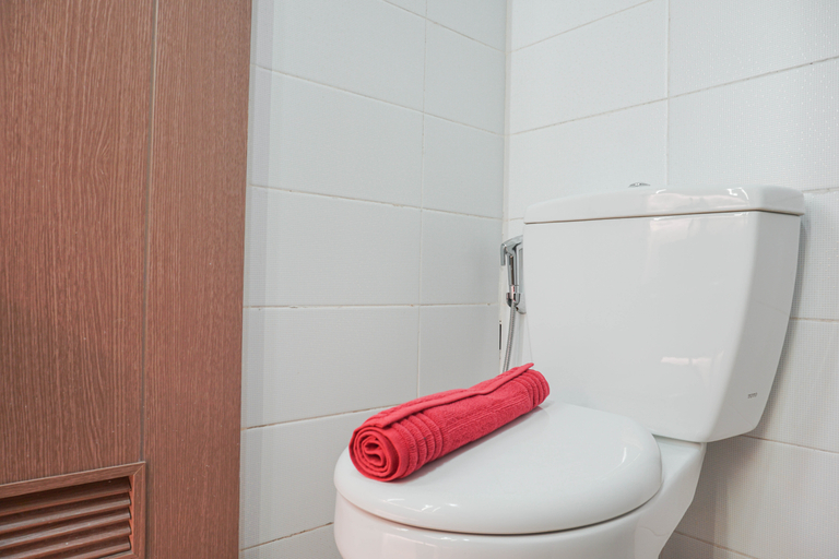 Bathroom 5, Fancy and Nice 1BR at Puri Orchard Apartment By Travelio, West Jakarta