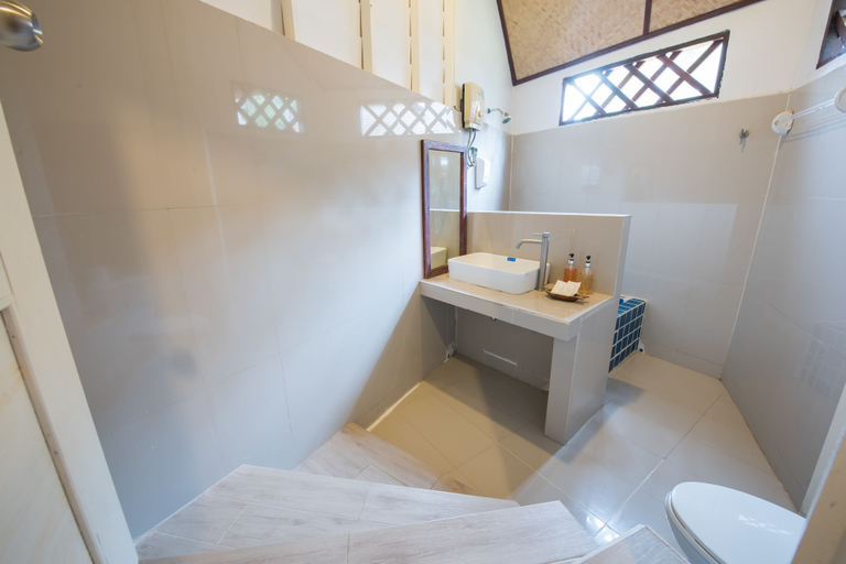 Bathroom 4, Koh Tao Coral Grand Resort, Ko Phangan