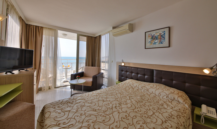 Bedroom 3, Hotel Nona All Inclusive, Balchik