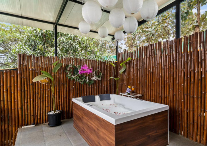 Bedroom 2, Private studio with Heated Jacuzzi - Amigo, Krishnagiri