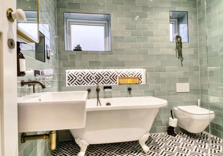 Bathroom 4, Poets Apartment By My Getaways, West Sussex