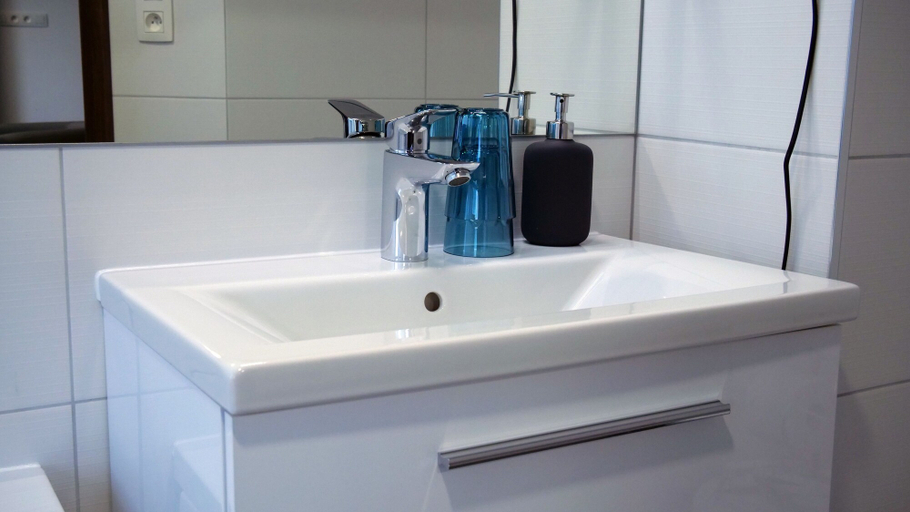 Bathroom 4, Botel Gracia, Bratislava I