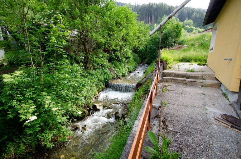 Others 3, Budget Chalet Alpine - Apartment B, Zell am See