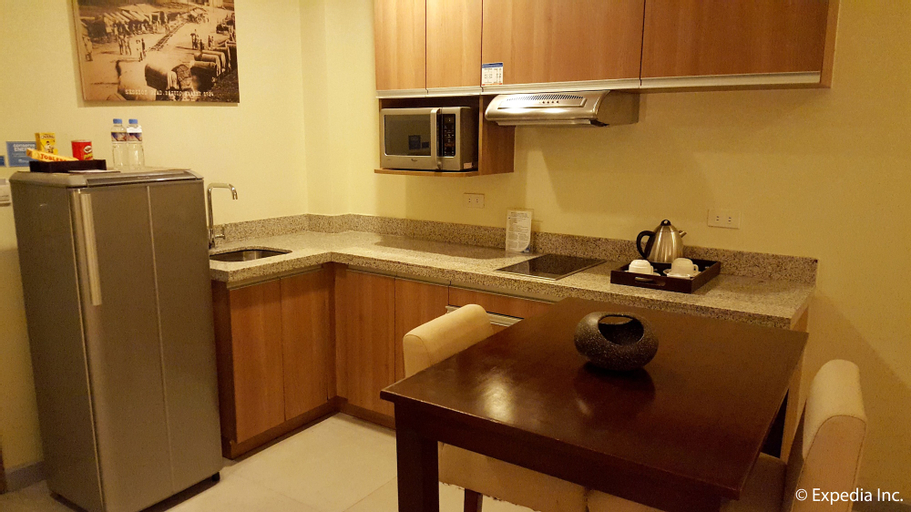 Dining Room 4