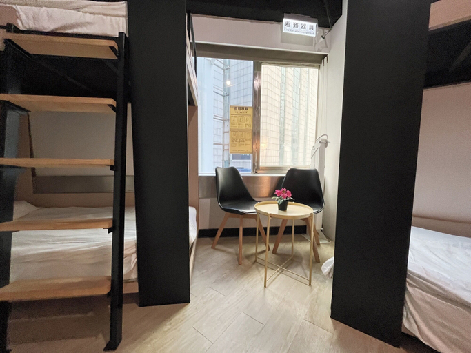 bedroom 13