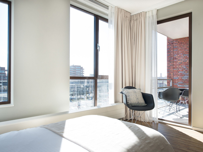 Bedroom 4, BizStay Harbour Scheveningen Apartments, The Hague