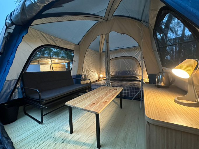 Exterior & Views 1