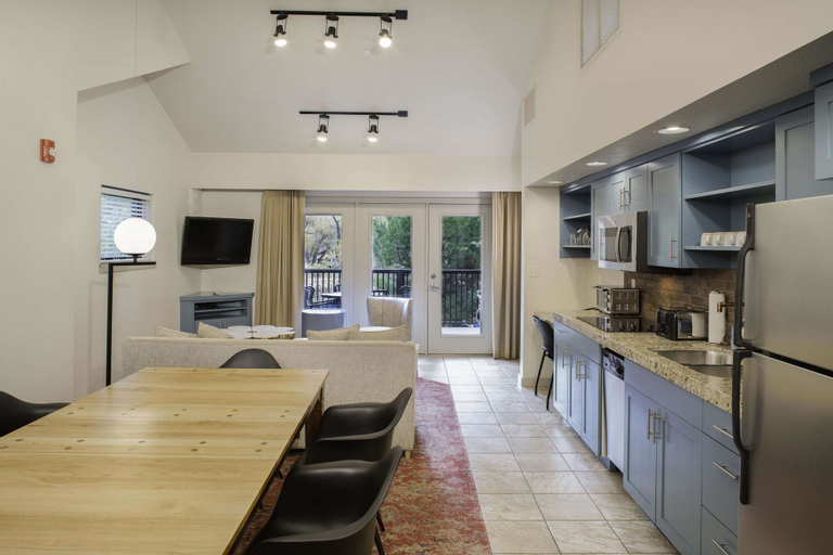 Dining Room 29