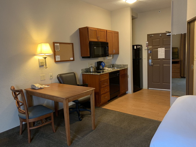 Bedroom 4, Candlewood Suites JONESBORO, Craighead